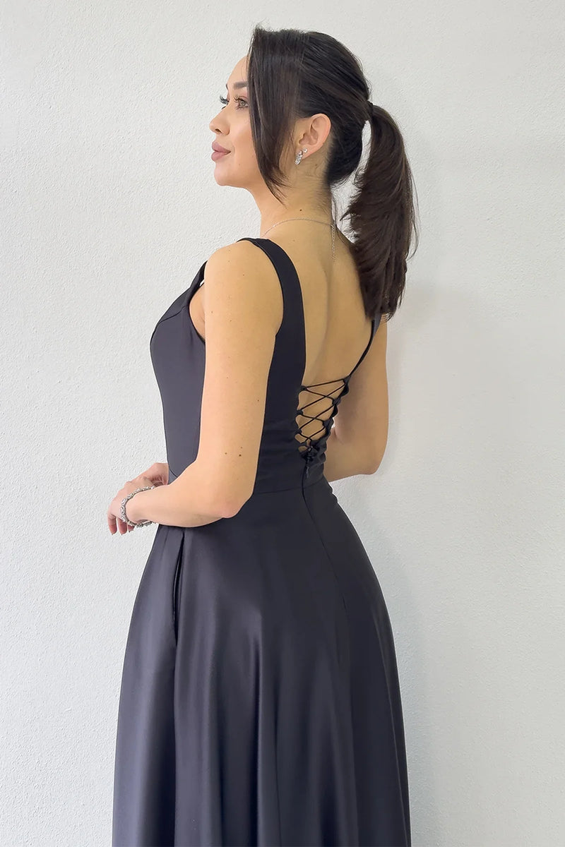 Siyah U Yaka Sırt Bağlamalı Midi Boy Saten Elbise