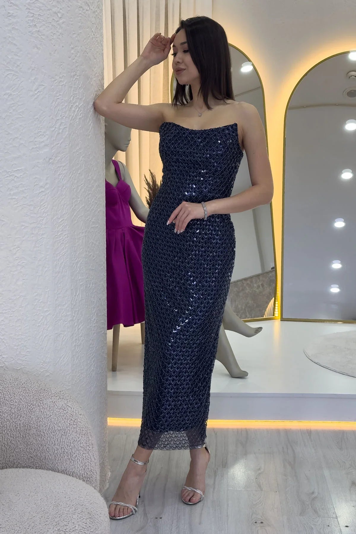 Lacivert Straplez Boncuk İşlemeli Midi Boy Abiye Elbise