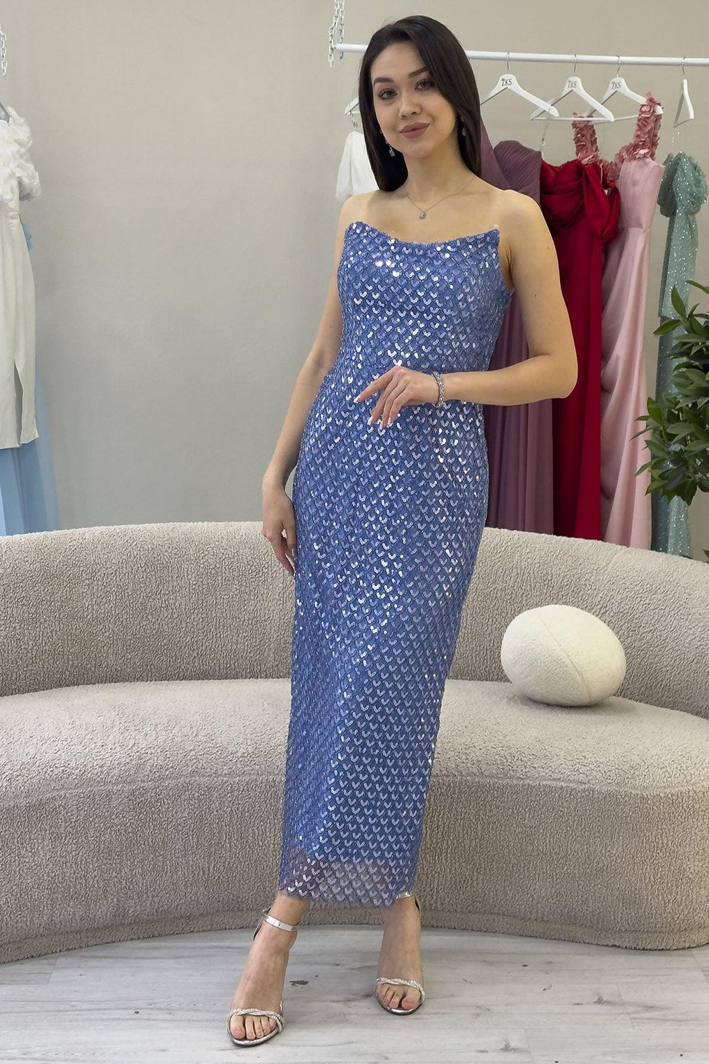 İndigo Straplez Boncuk İşlemeli Midi Boy Abiye Elbise