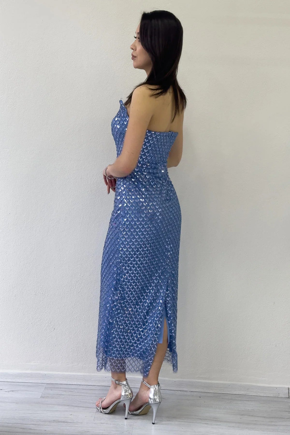 İndigo Straplez Boncuk İşlemeli Midi Boy Abiye Elbise