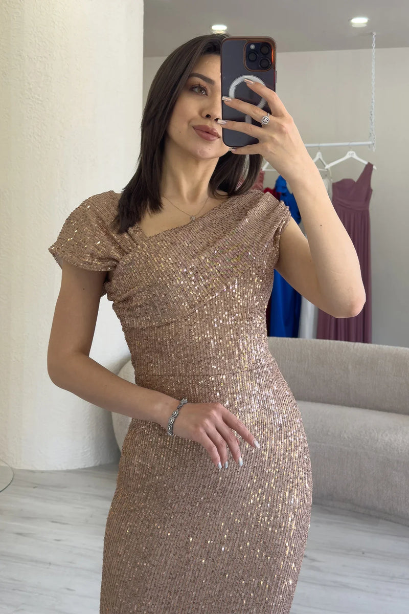 Kadın Bej Asimetrik Yaka Pul Payet Büyük Beden Balık Abiye Elbise