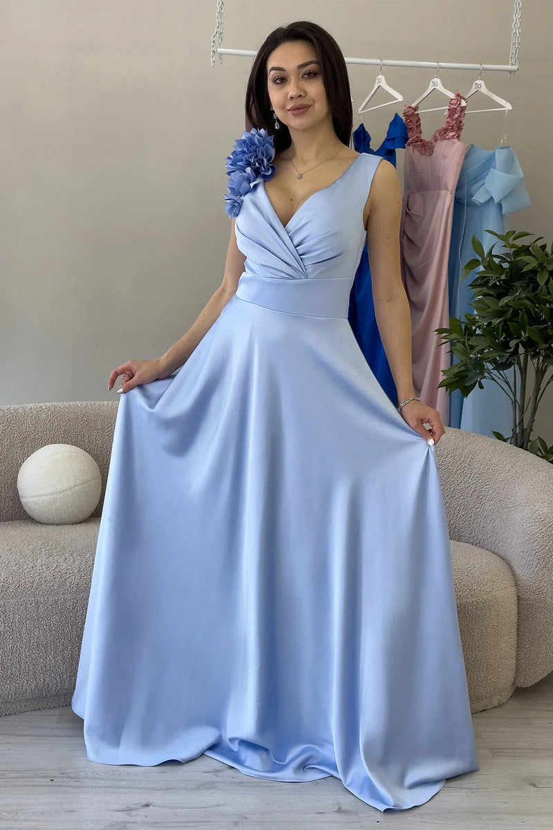 Bebe Mavisi Kruvaze Yaka Omuz Çiçek Detaylı Saten Abiye Elbise