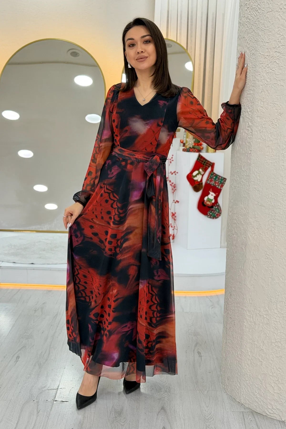 Kadın Kırmızı V yaka Kuşaklı Batik Desen Tül Midi Boy Büyük Beden Elbise 