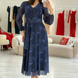 Kadın Mavi V yaka Kuşaklı Batik Desen Tül Midi Boy Büyük Beden Elbise