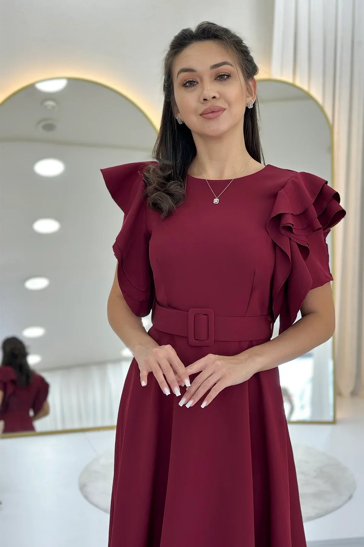 Bordo Omuz Fırfır Detaylı Kemerli Midi Boy Elbise