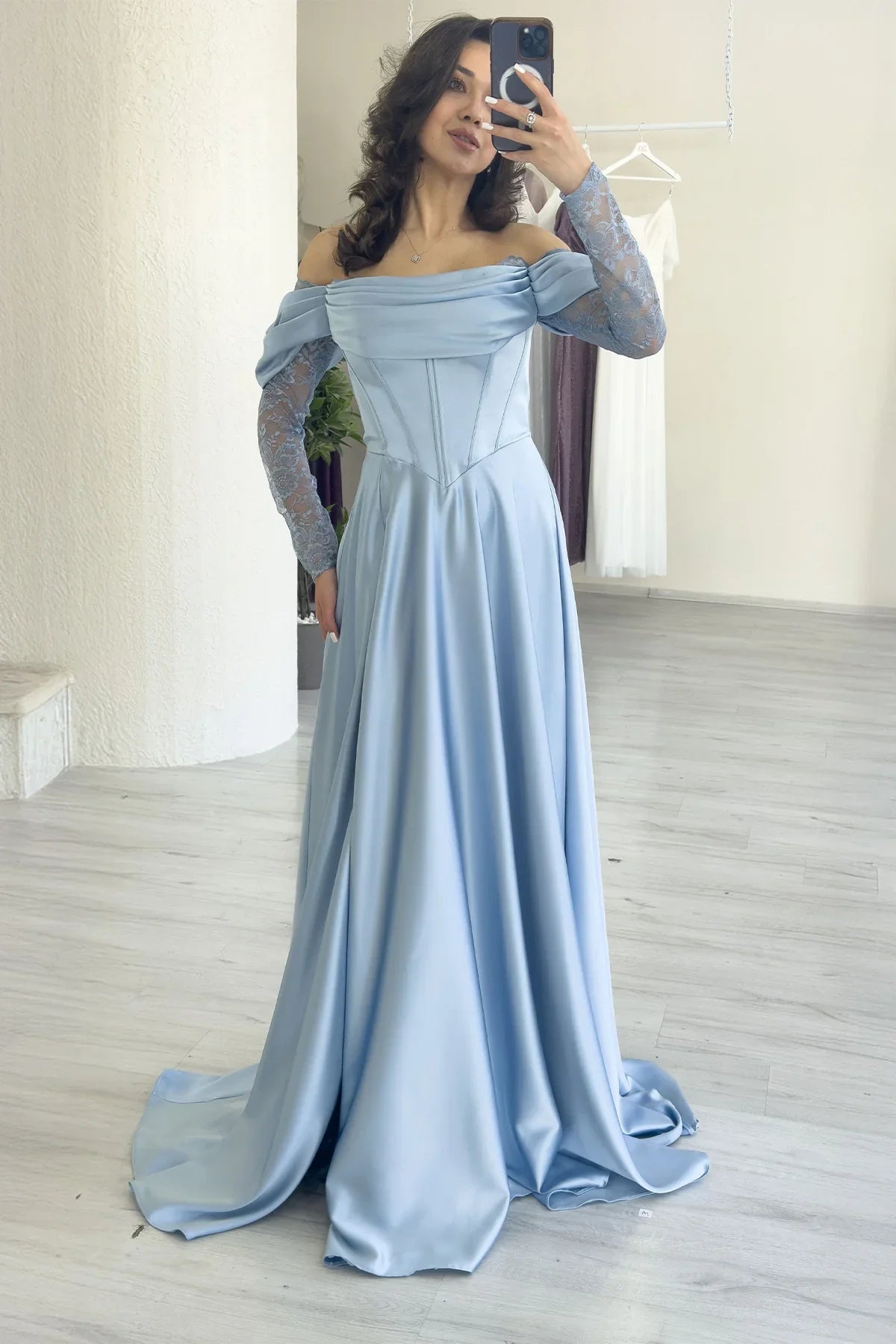 Bebe Mavi Kayık Yaka Dantel Detaylı Düşük Omuz Saten Abiye Elbise