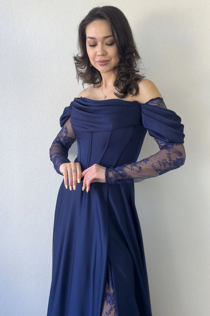 Lacivert Kayık Yaka Dantel Detaylı Düşük Omuz Saten Abiye Elbise
