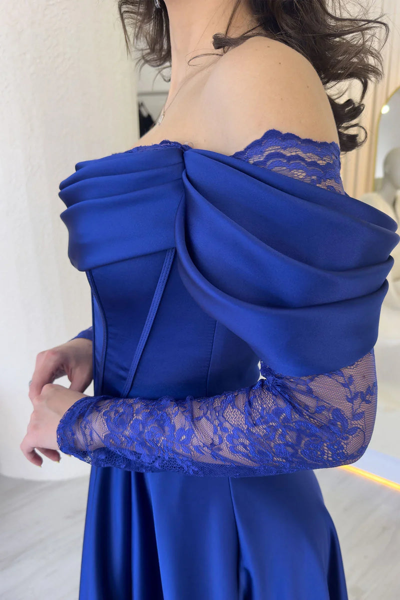 Saks Mavi  Kayık Yaka Dantel Detaylı Düşük Omuz Saten Abiye Elbise