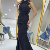 Siyah Halter Yaka Simli Drapeli Yırtmaçlı Abiye Elbise