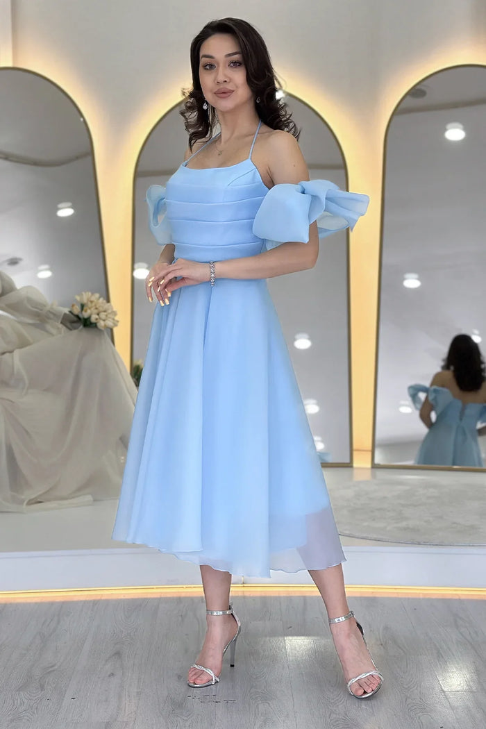 Bebe Mavisi Drapeli Boyundan Bağlamalı Fiyonk Kol Detay Kısa Abiye Elbise 