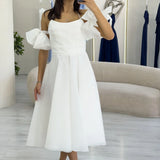 Beyaz Drapeli Boyundan Bağlamalı Fiyonk Kol Detay Kısa Abiye Elbise