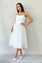 Beyaz Drapeli Boyundan Bağlamalı Fiyonk Kol Detay Kısa Abiye Elbise