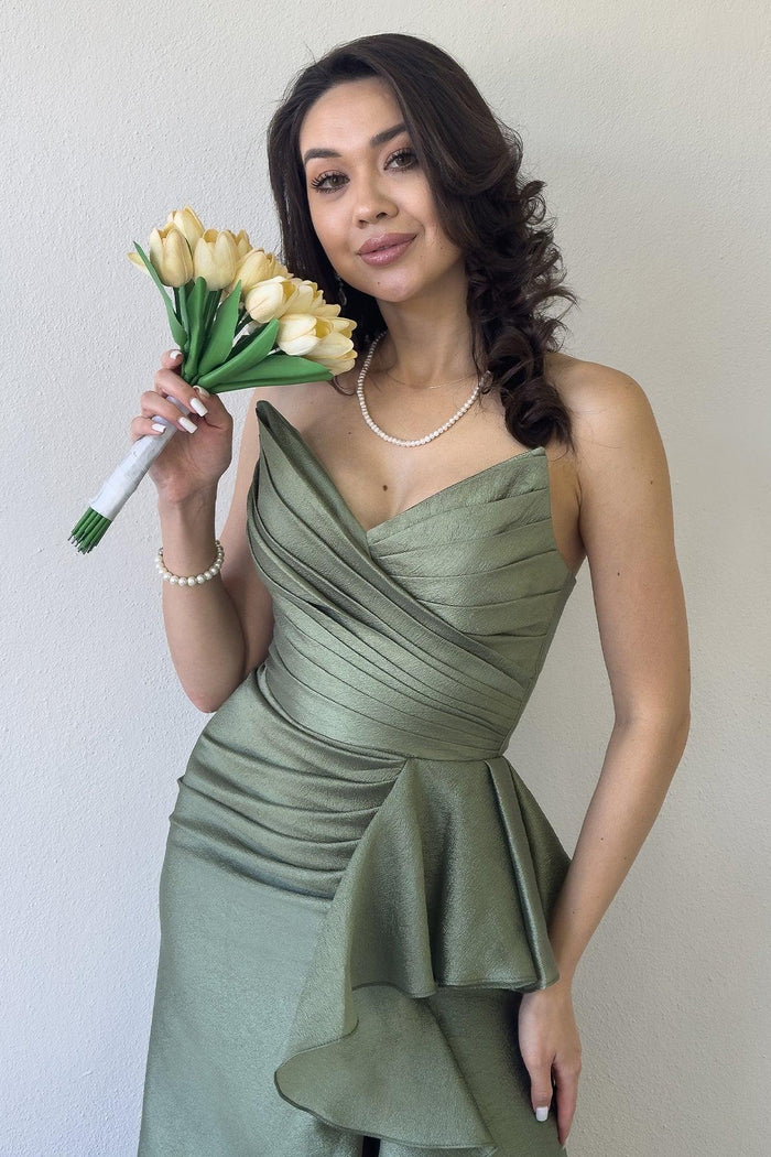 Kadın Haki Straplez  Drapeli Sırt Detay Volan Yırtmaçlı Abiye Elbise