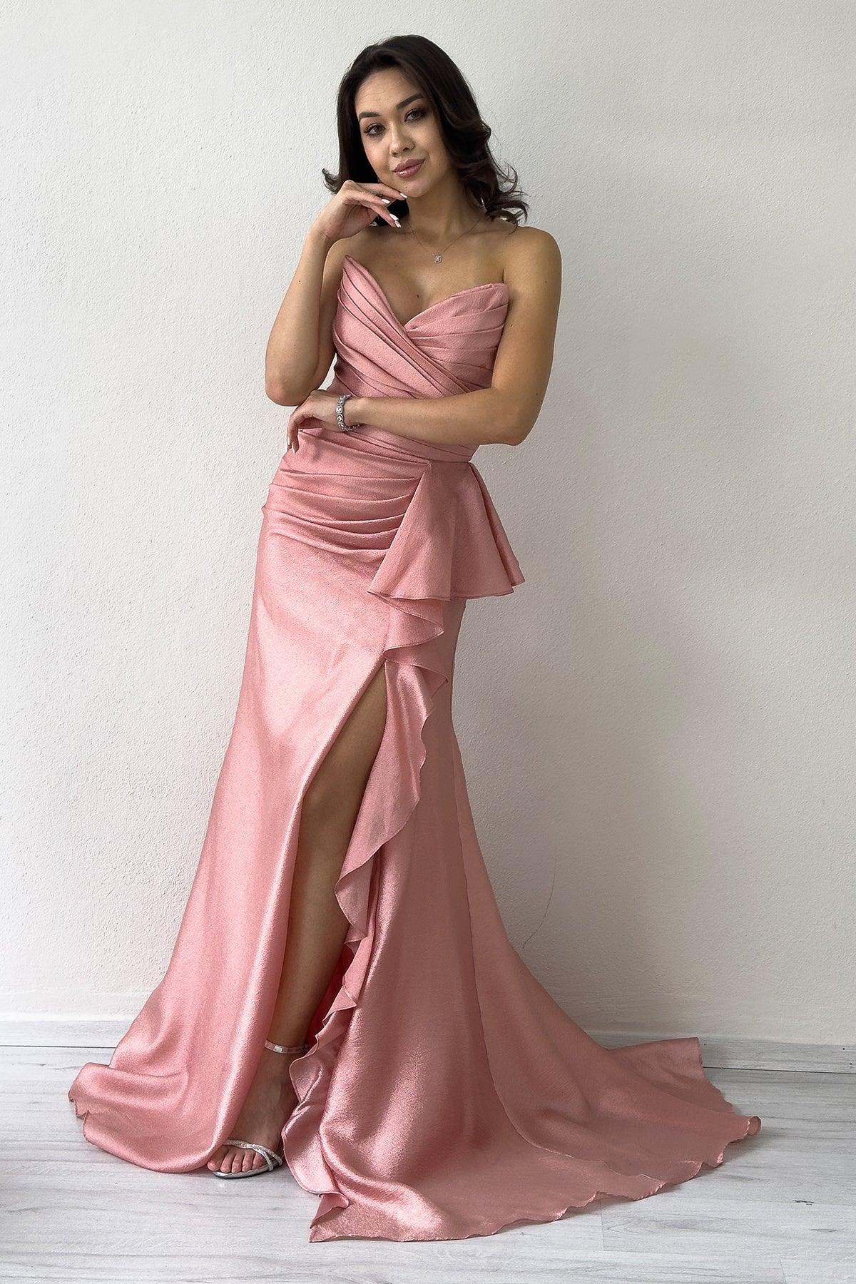 Kadın Pudra Straplez  Drapeli Sırt Detay Volan Yırtmaçlı Abiye Elbise