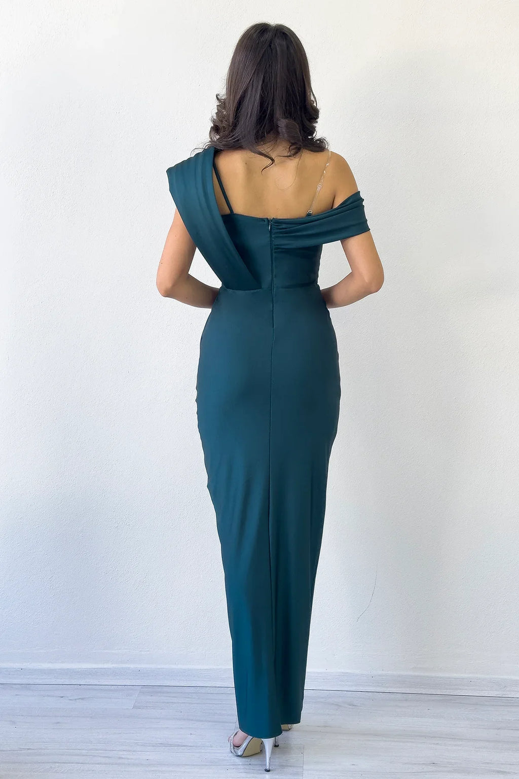 Kadın Yeşil Tek Omuz Taş Detaylı Drapeli Midi Boy Abiye Elbise