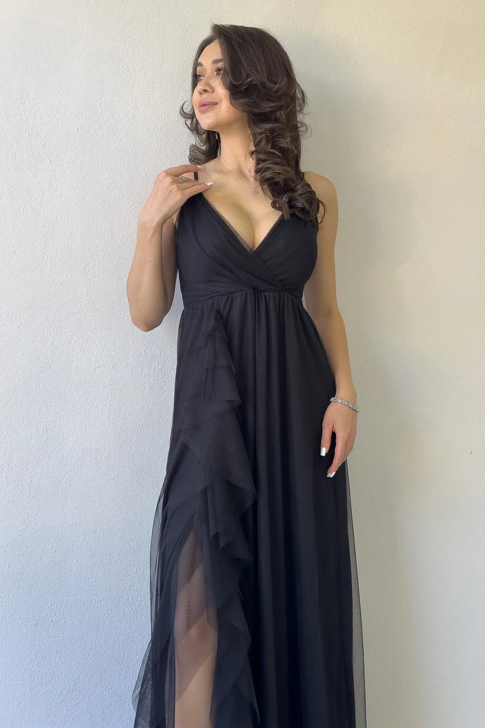 Kadın Siyah Askılı  Volanlı Yırtmaç Detaylı Uzun Şifon Abiye Elbise 