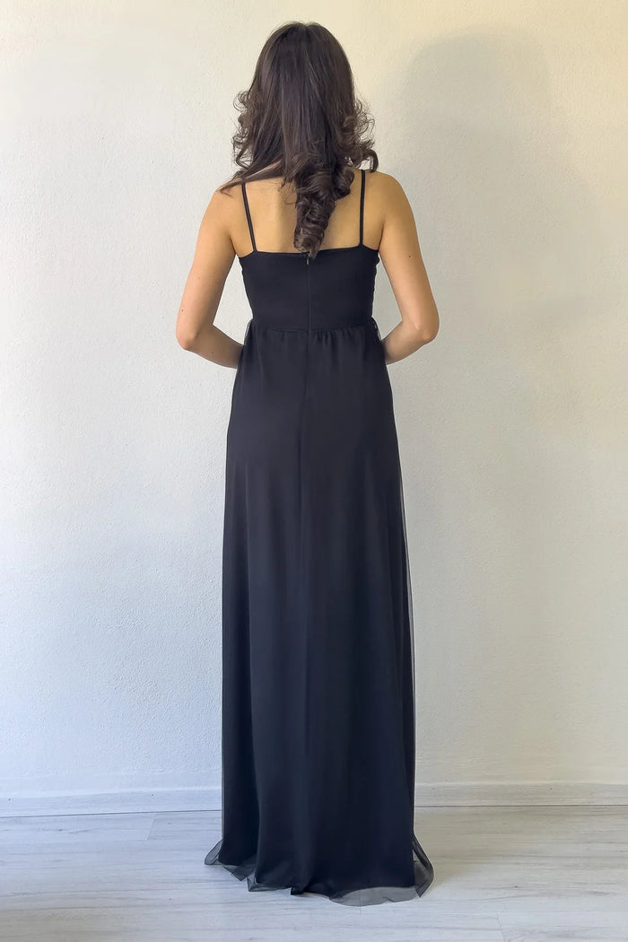 Kadın Siyah Askılı  Volanlı Yırtmaç Detaylı Uzun Şifon Abiye Elbise 