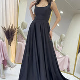 Siyah Kare Yaka Sırt Bağlamalı Askılı Saten Abiye Elbise