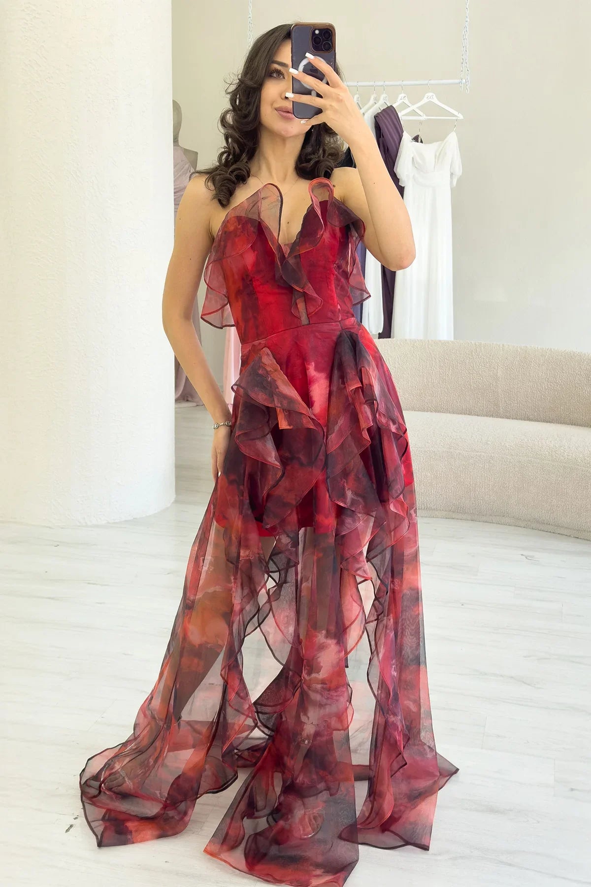 Kadın Kırmızı Batik Desenli Straplez Fırfırlı Abiye Elbise