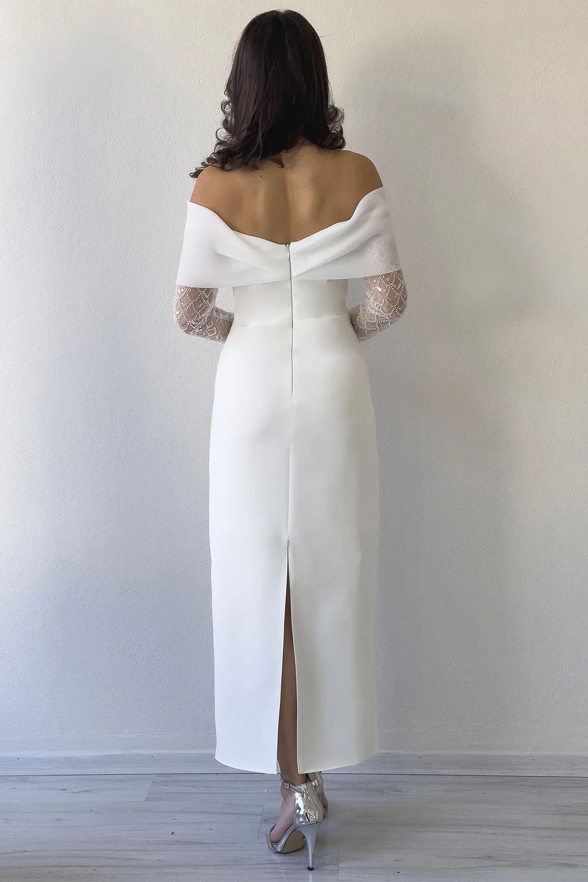 Beyaz Kayık Yaka Fiyonk Detaylı Midi Boy Nikah Elbisesi