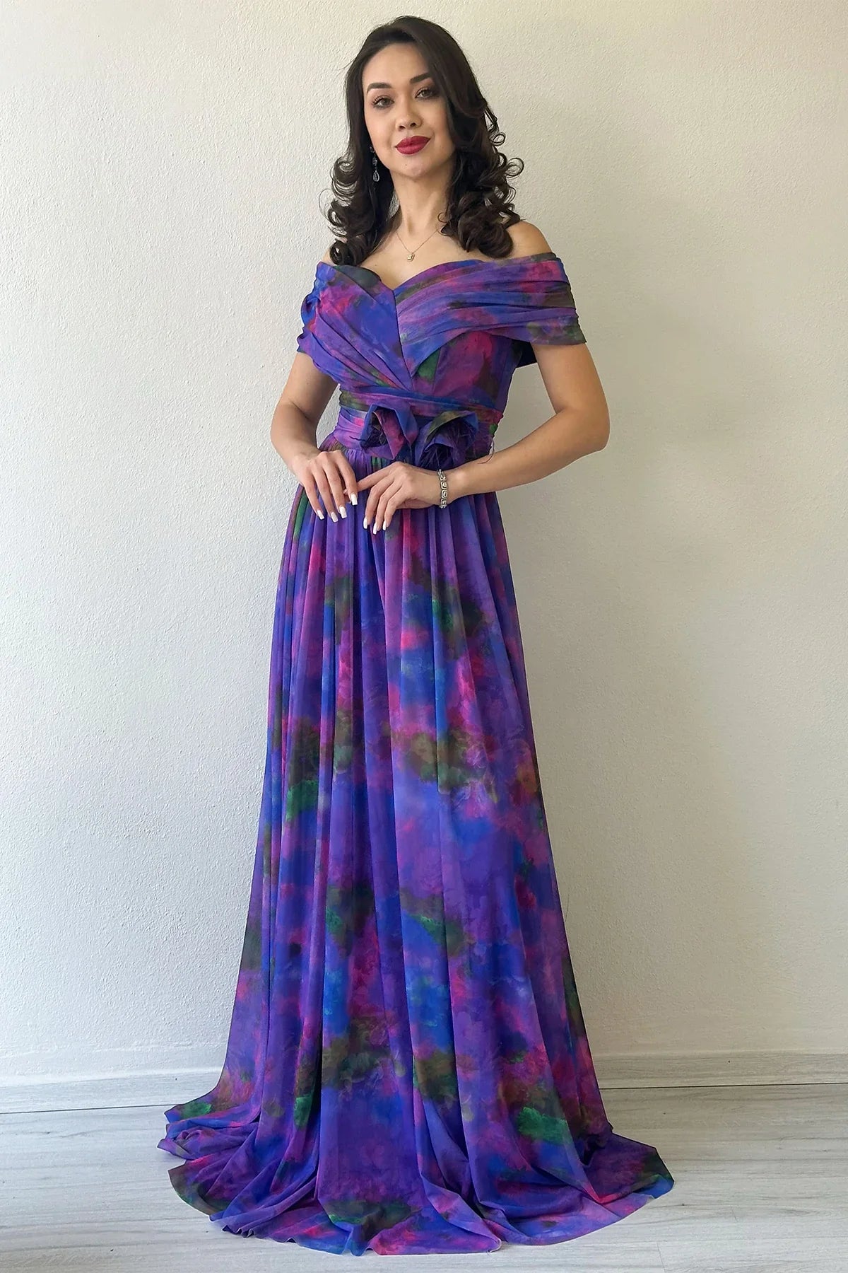 Mor Batik Desenli Madonna Yaka Desenli Tül Abiye Elbise