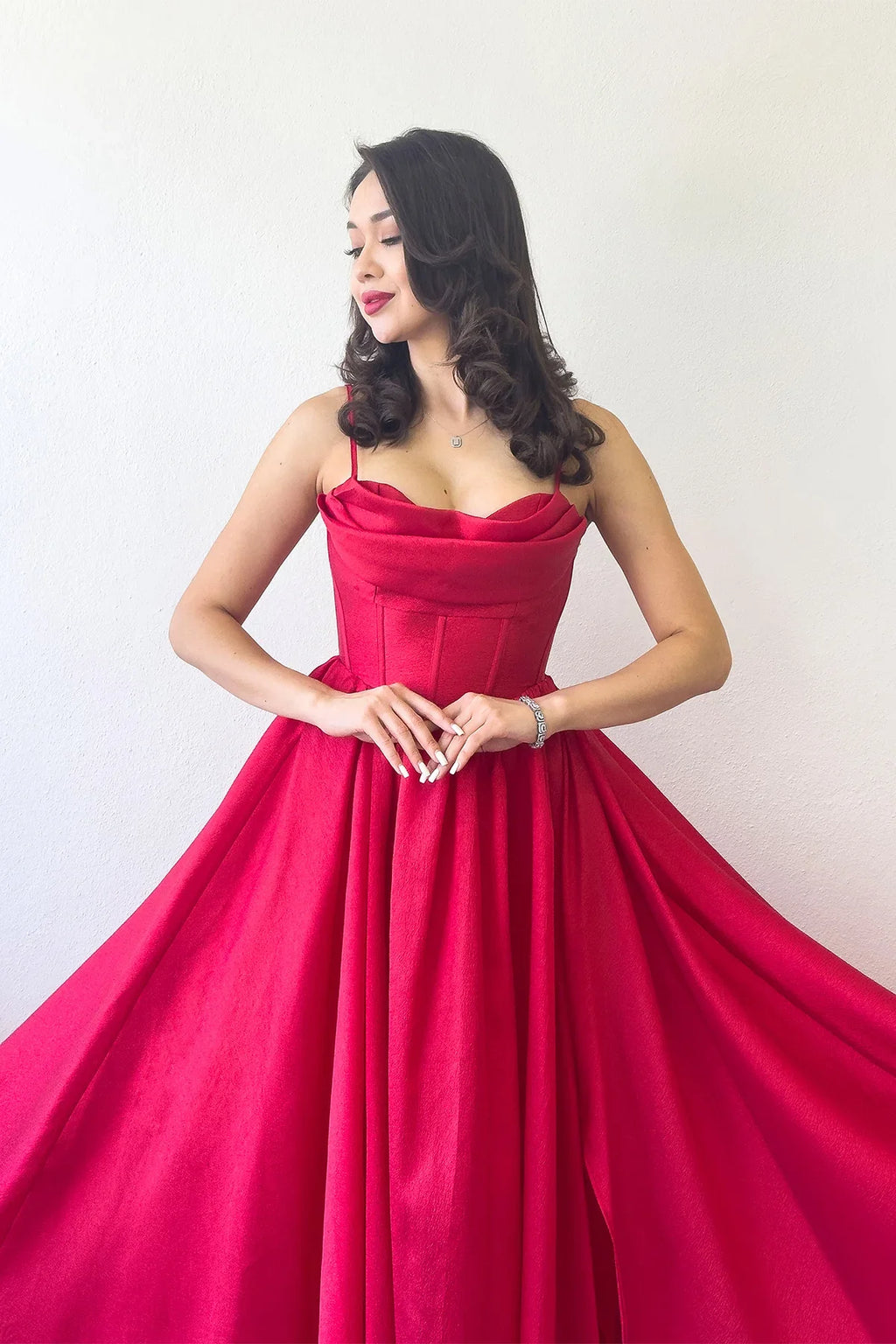 Kırmızı Sırt Dekolteli Korse Detay Yırtmaçlı Abiye Elbise 