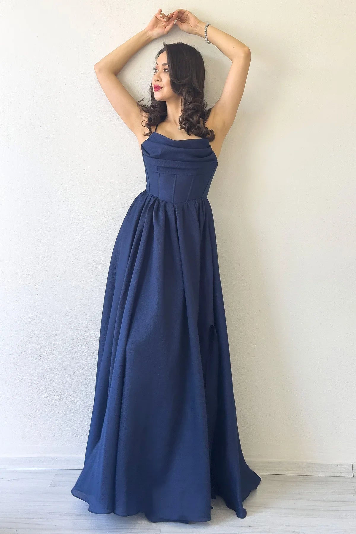 Lacivert Sırt Dekolteli Korse Detay Yırtmaçlı Abiye Elbise