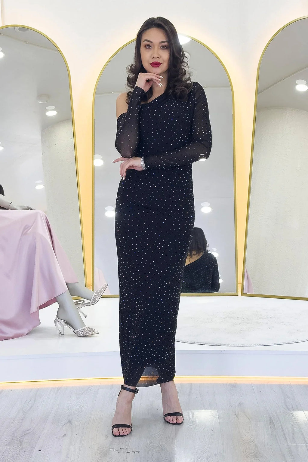 Kadın Siyah Tek Omuz Taşlı Midi Boy Tül Elbise