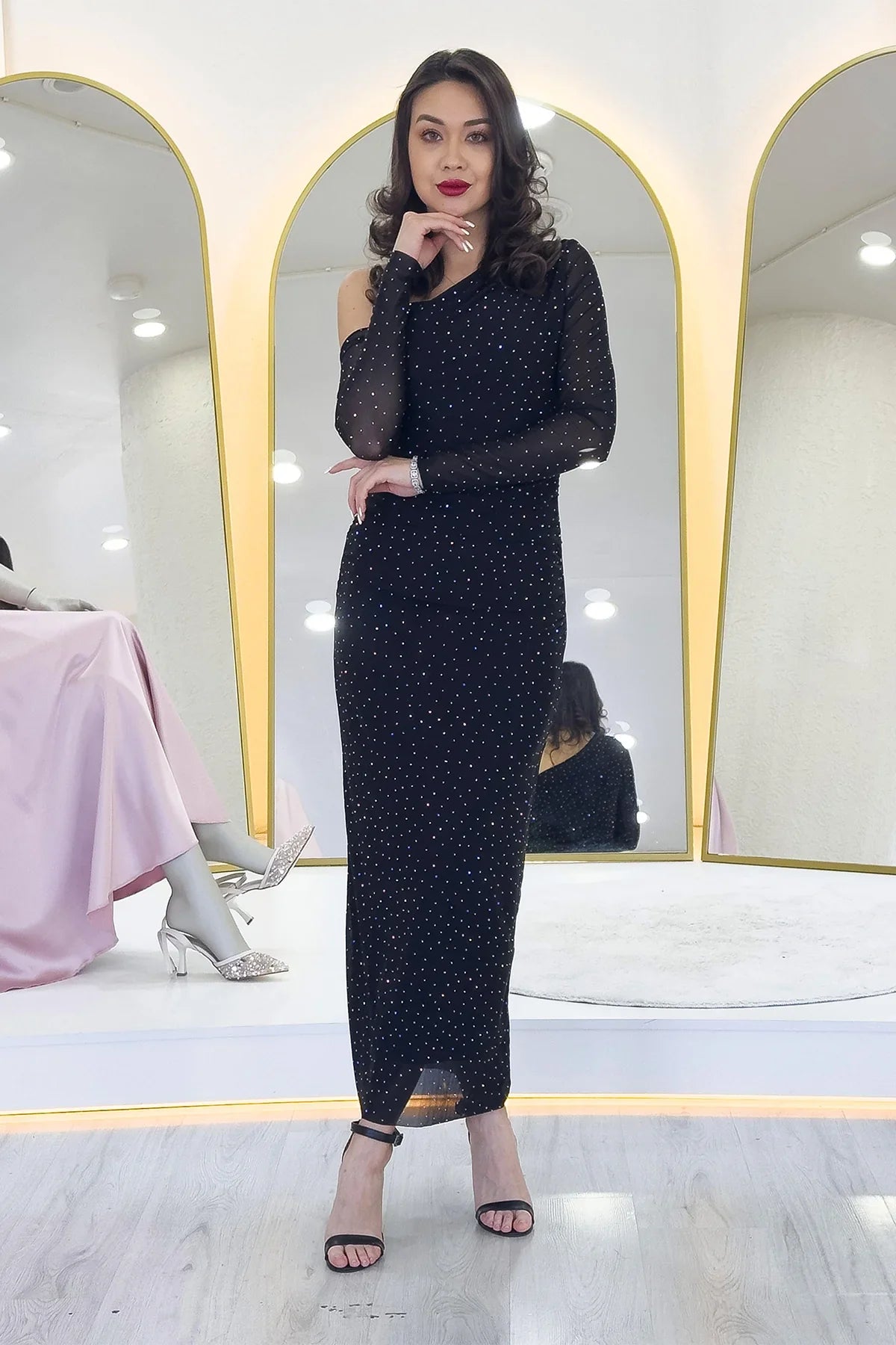 Kadın Siyah Tek Omuz Taşlı Midi Boy Tül Elbise