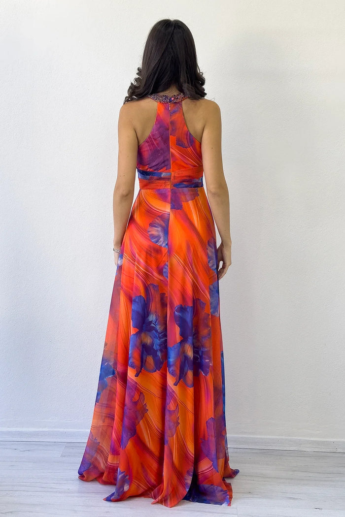 Turuncu Desenli Halter Yaka Boncuk Detaylı Yırtmaçlı Abiye Elbise