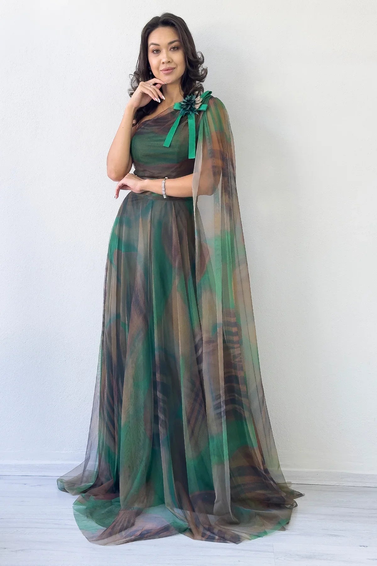 Yeşil Batik Desenli Tek Omuz Tül Detaylı Abiye Elbise 