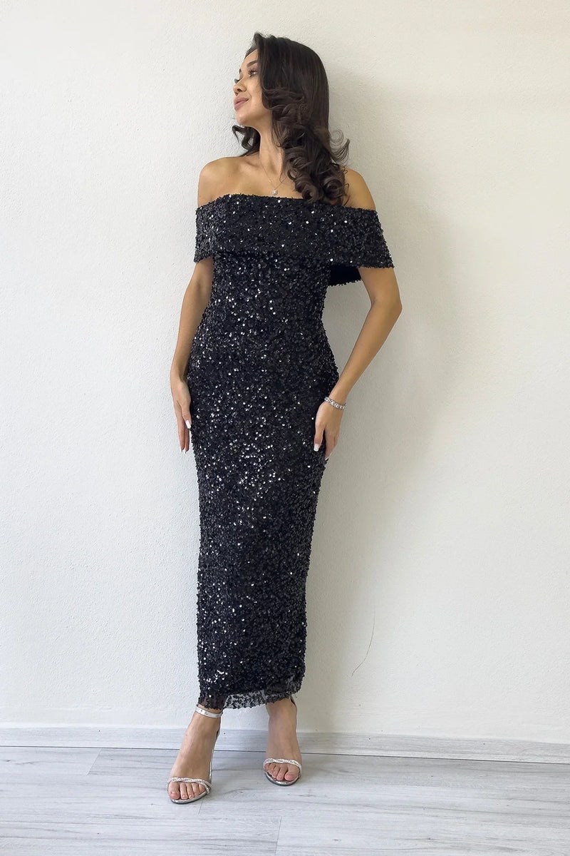 Kadın Siyah Madonna Yaka Pul İşlemeli Kalem Midi Boy Abiye Elbise 