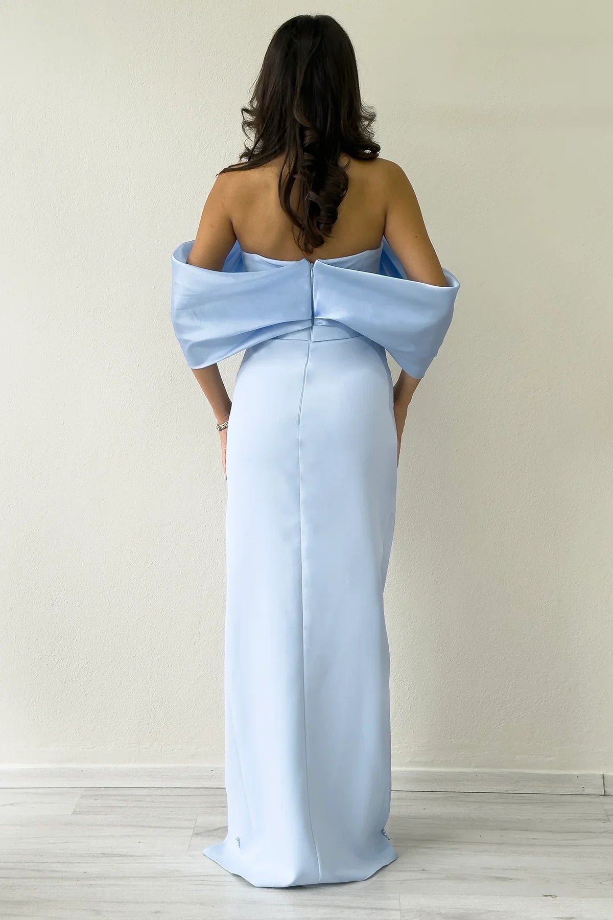 Bebe Mavi Kayık Yaka Boncuk Detay Yırtmaçlı Abiye Elbise 