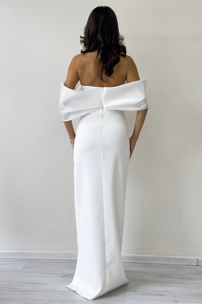 Beyaz Kayık Yaka Boncuk Detay Yırtmaçlı  Nikah Abiye  Elbise 