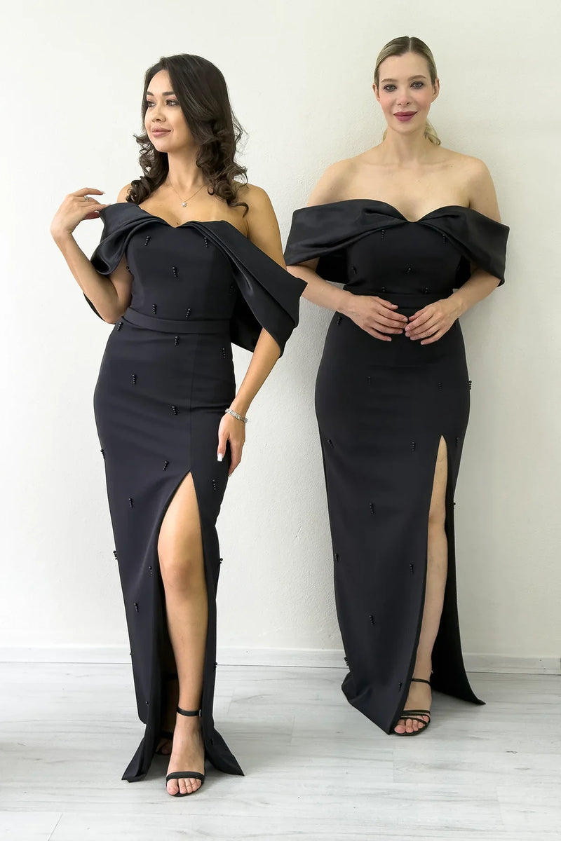 Siyah Kayık Yaka Boncuk Detay Yırtmaçlı Abiye Elbise