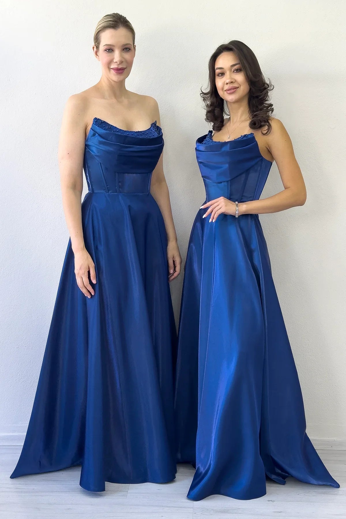 Lacivert Straplez Korse Detaylı Boncuklu Sırt Dekolteli Abiye Elbise 