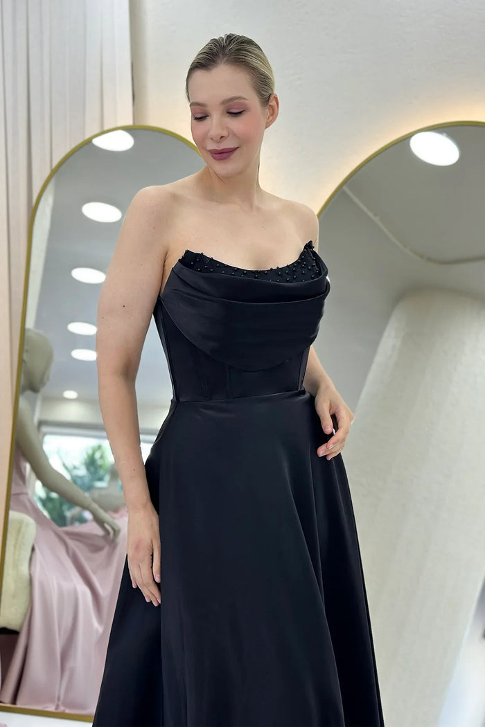Siyah Straplez Korse Detaylı Boncuklu Sırt Dekolteli Abiye Elbise