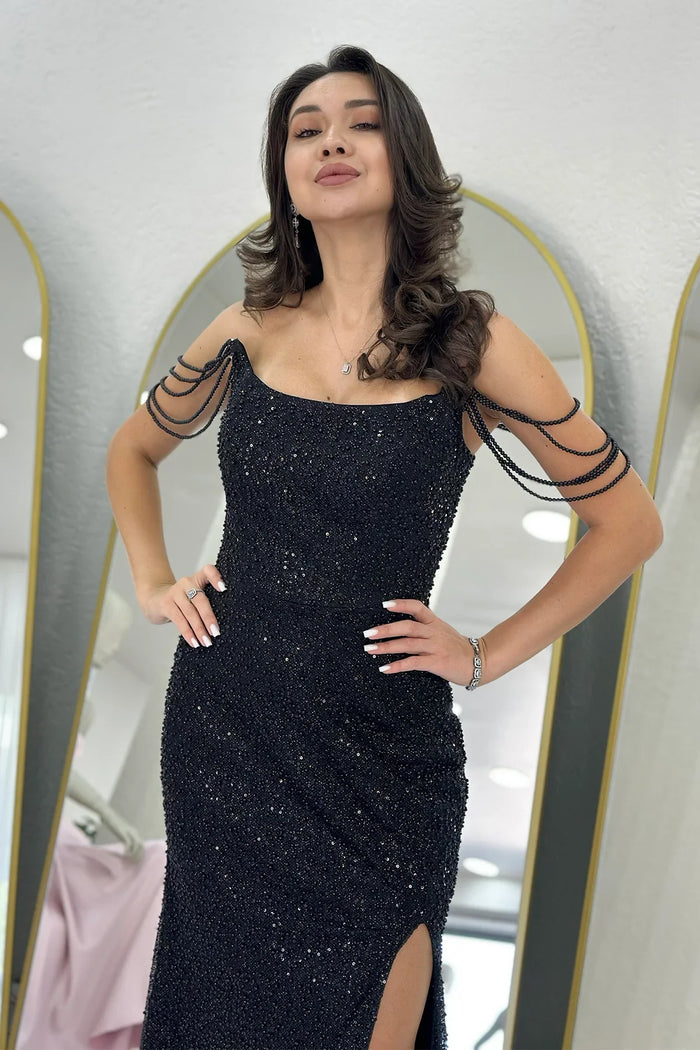 Siyah Straplez Boncuk İşlemeli Yırtmaçlı Abiye Elbise 