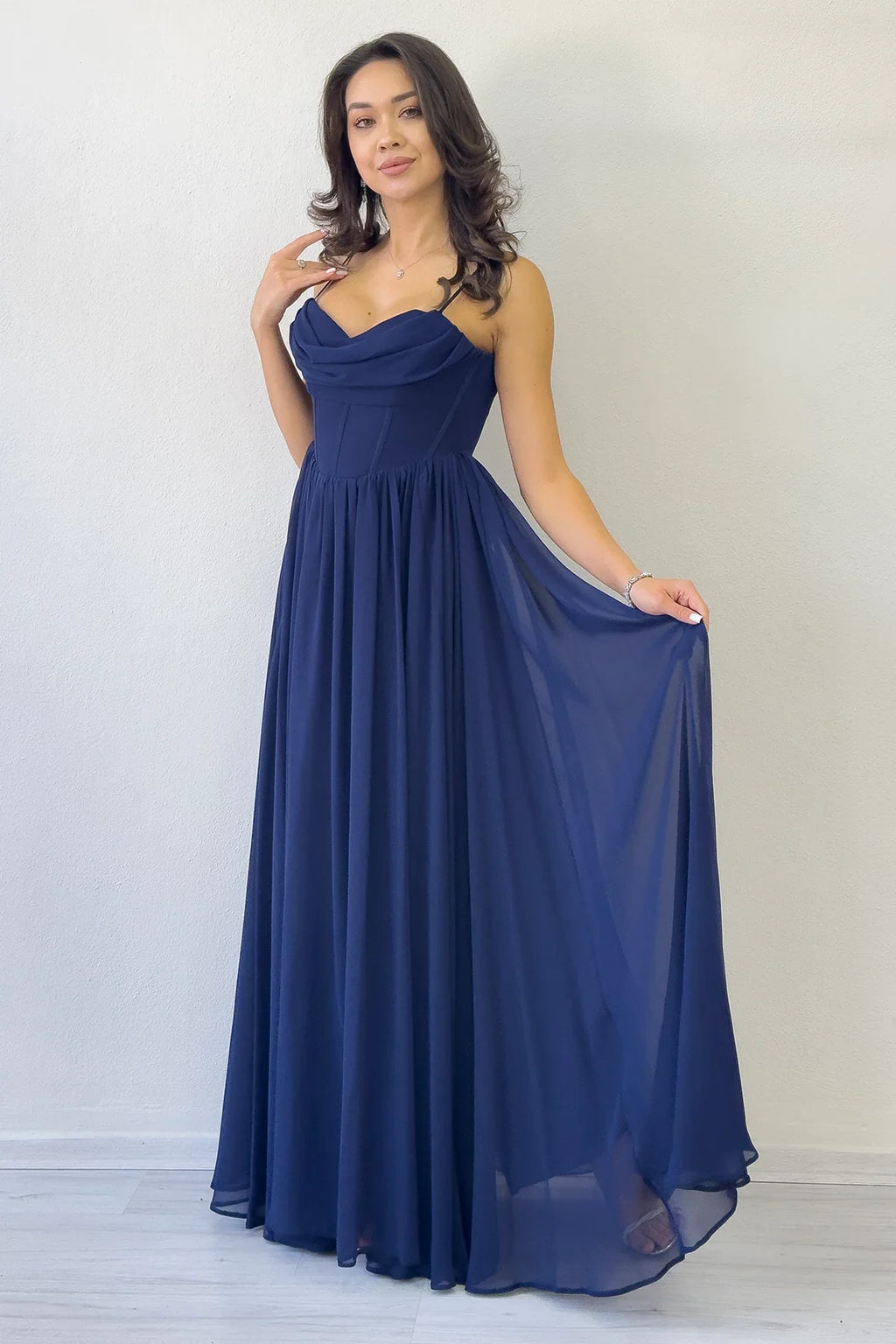 Lacivert Sırt Dekolteli Korse Detay Yırtmaçlı Şifon Abiye Elbise