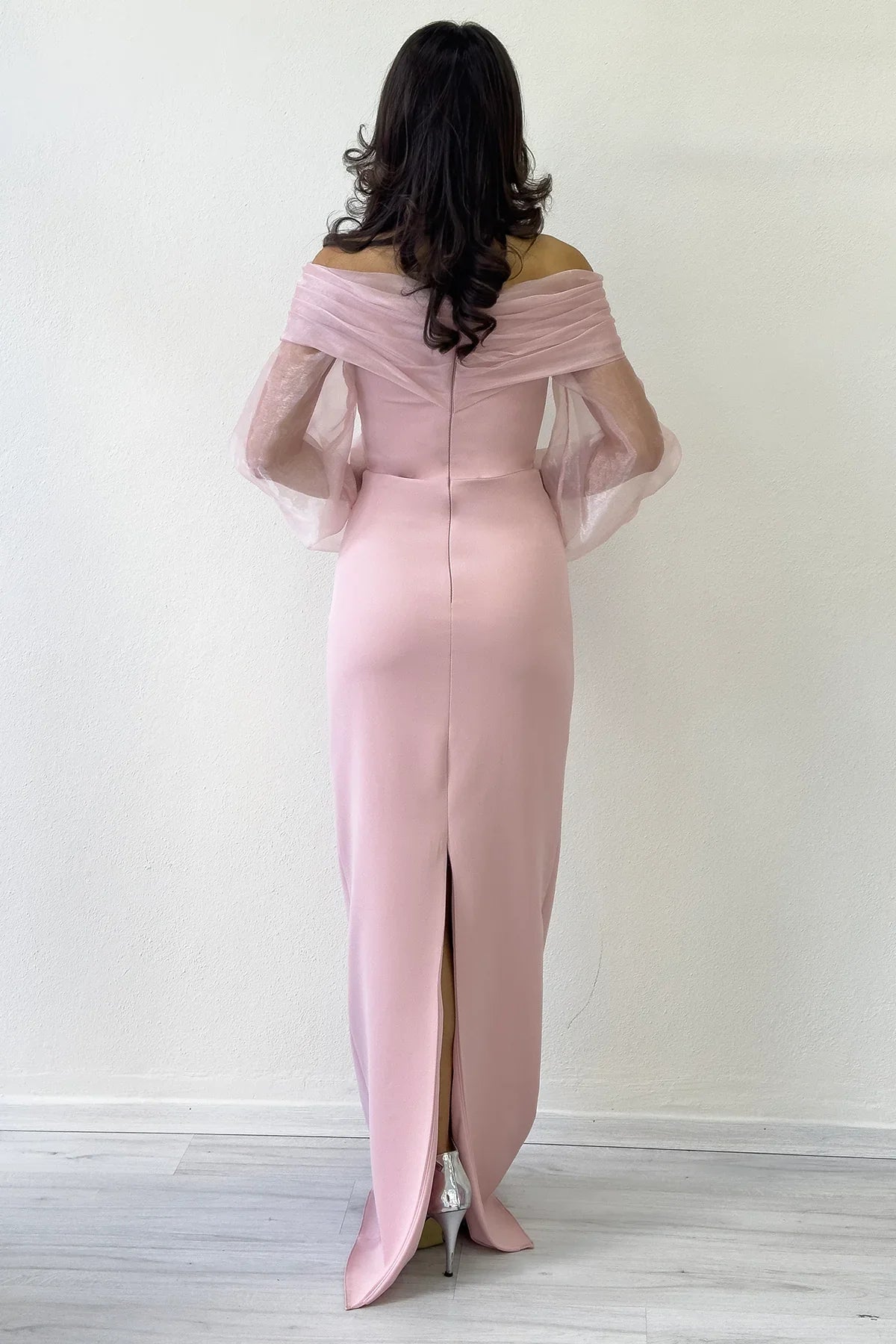 Pudra Şifon Kol Detaylı Düşük Omuz Balık Abiye Elbise