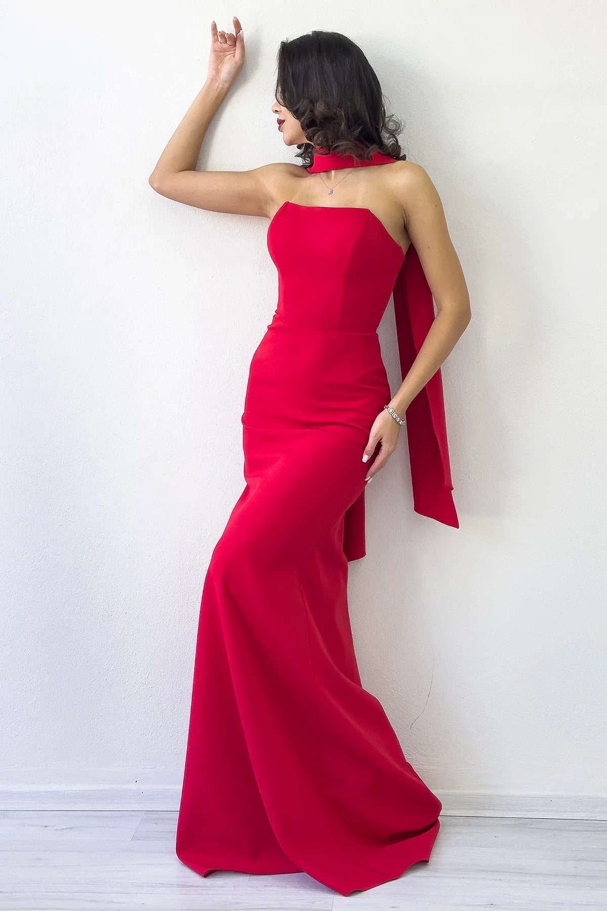 Kadın Kırmızı Şal Yaka Detay Straplez Balık Abiye Elbise