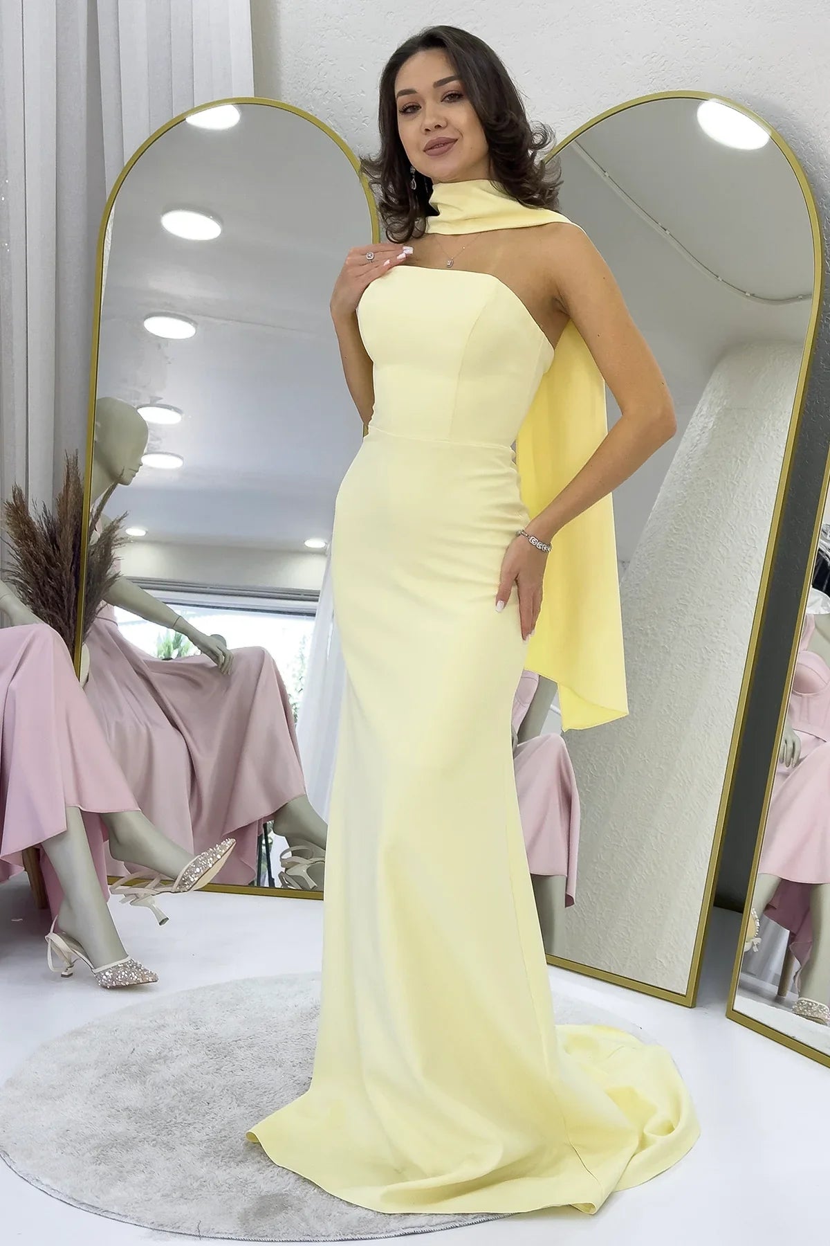 Kadın Açık Sarı Şal Yaka Detay Straplez Balık Abiye Elbise