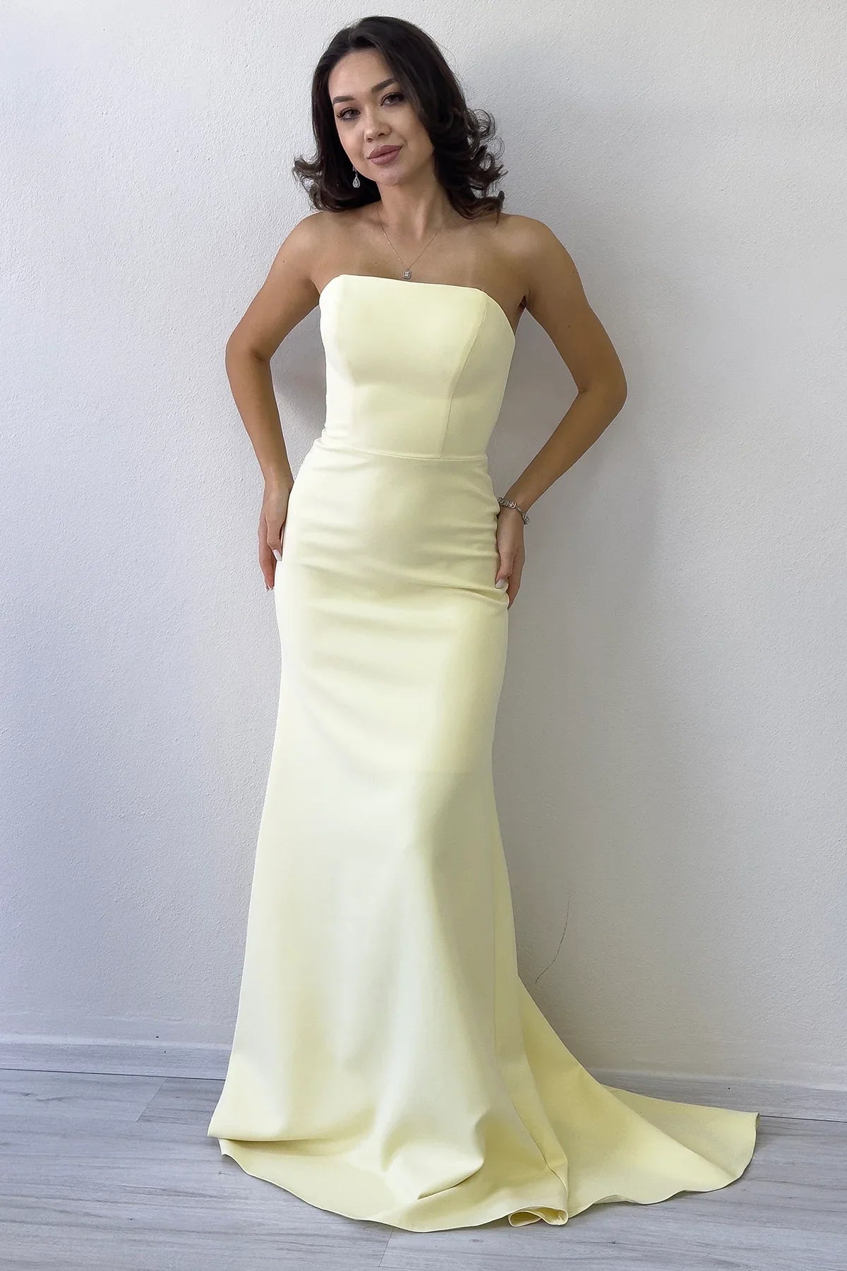 Kadın Açık Sarı Şal Yaka Detay Straplez Balık Abiye Elbise