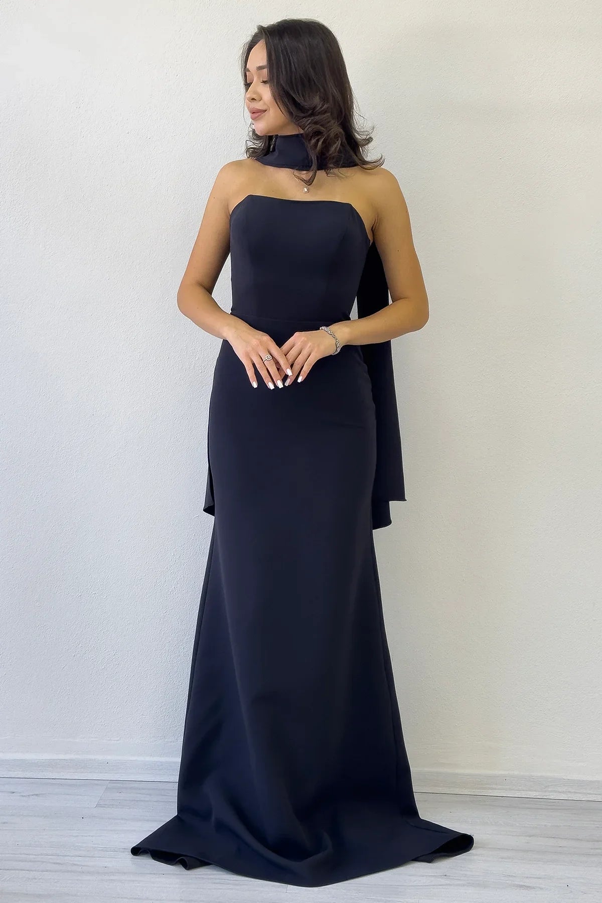 Kadın Siyah Şal Yaka Detay Straplez Balık Abiye Elbise