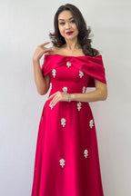  Kırmızı Fiyonk Yaka Taş Detaylı Saten Abiye Elbise 