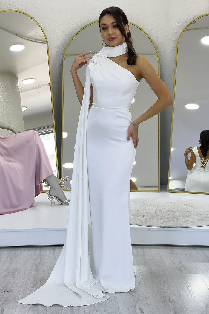 Beyaz Tek Omuz Şal Yaka Pelerin Kol Detaylı İnci İşlemeli Saten Abiye Elbise