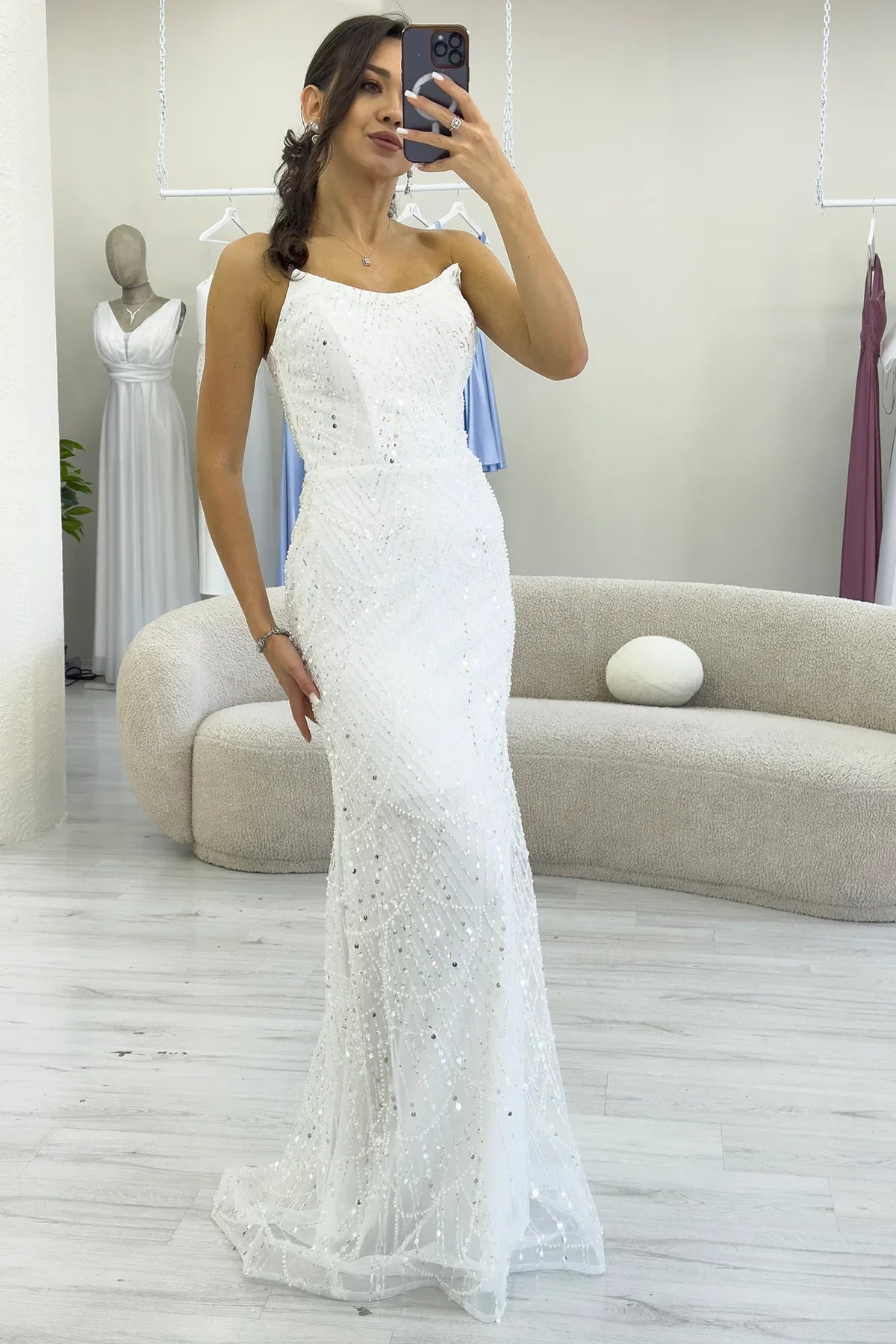 Kadın Beyaz Straplez Payet İşlemeli Uzun Abiye Elbise 