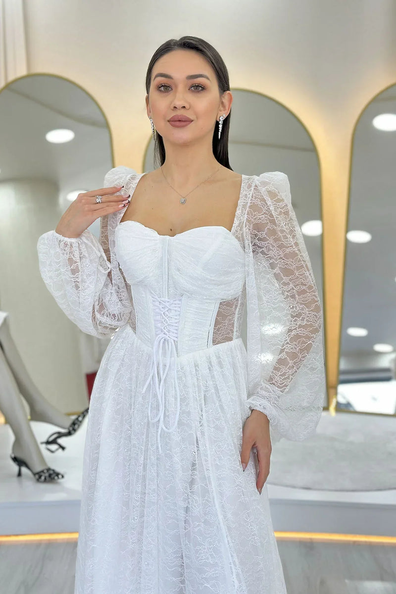 Beyaz Dantel Kumaş Korse Detaylı Uzun Yırtmaçlı Abiye Elbise