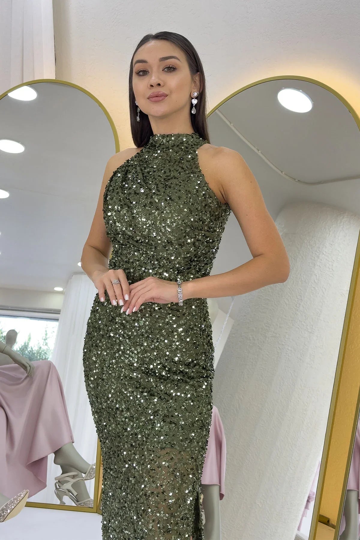 Haki Halter Yaka Pul Payet Kuyruklu Abiye Elbise 