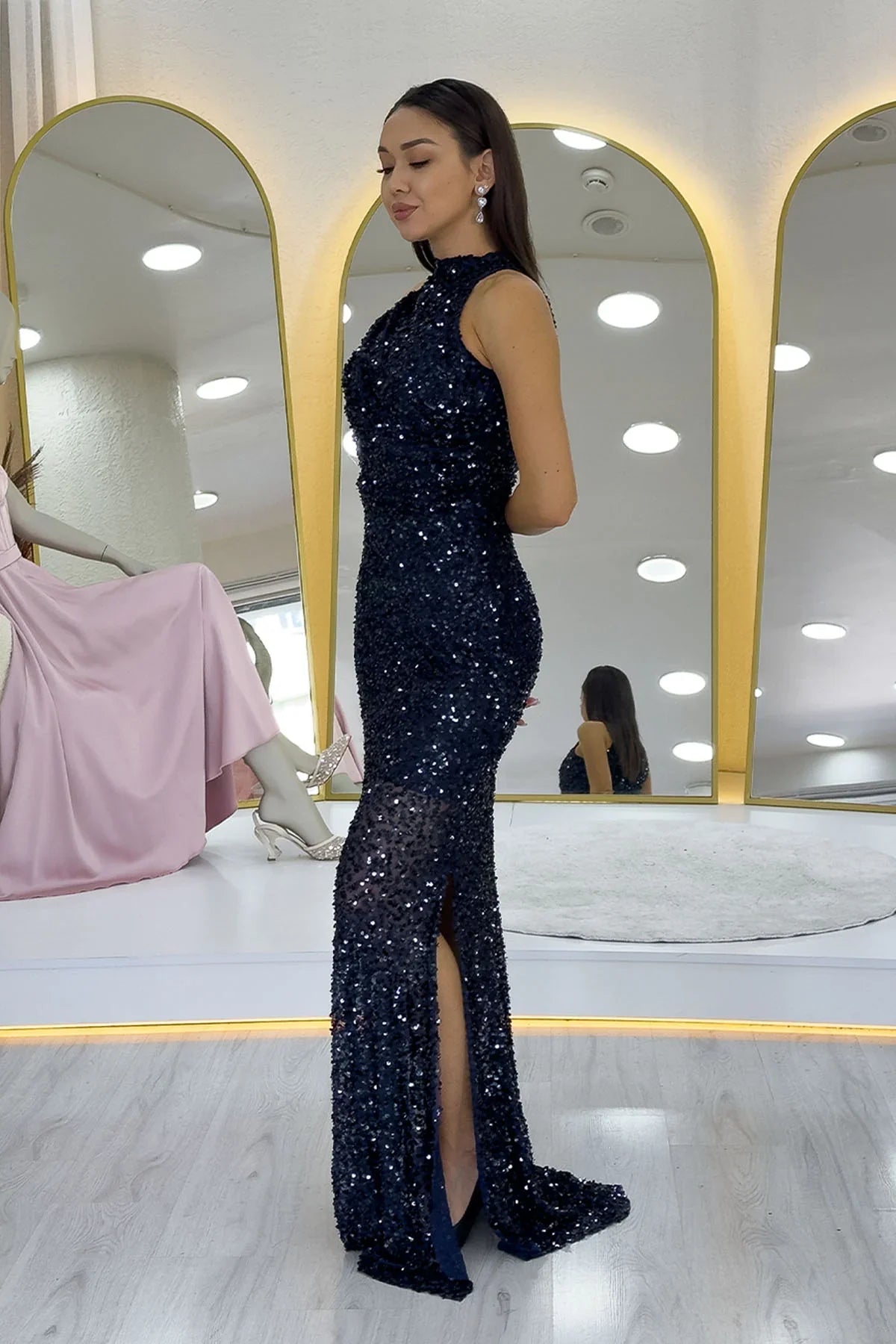 Lacivert Halter Yaka Pul Payet Kuyruklu Abiye Elbise 